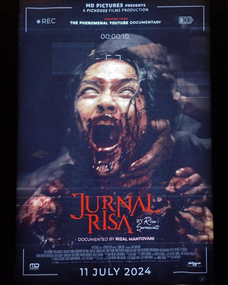 Potret poster film Jurnal Risa, Kamis (04/07/2024), Epicentrum XXI, Jakarta Selatan. - Popmama.com/Erenzwei Ernawan